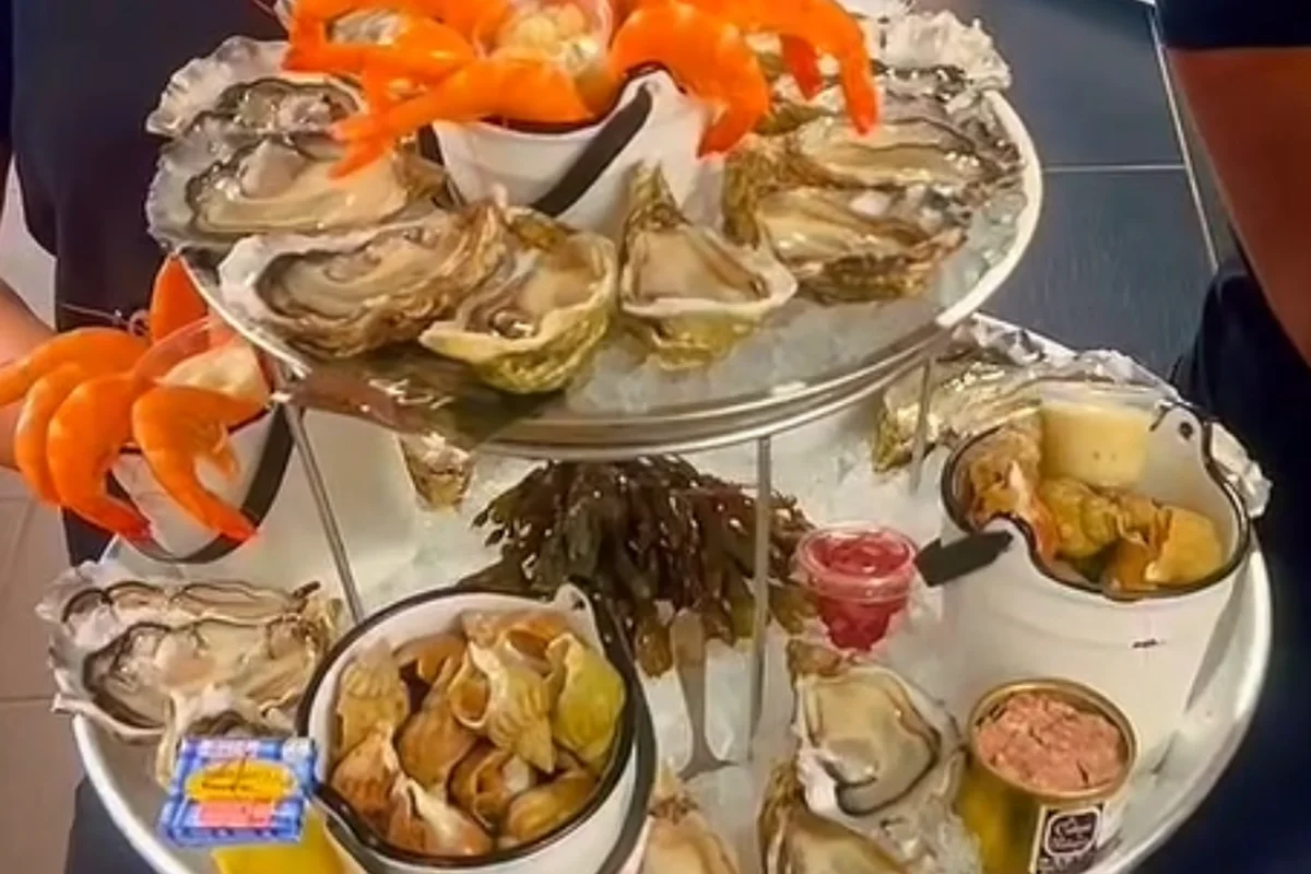 Degustación de ostras frescas y especialidades locales en La Teste-de-Buch